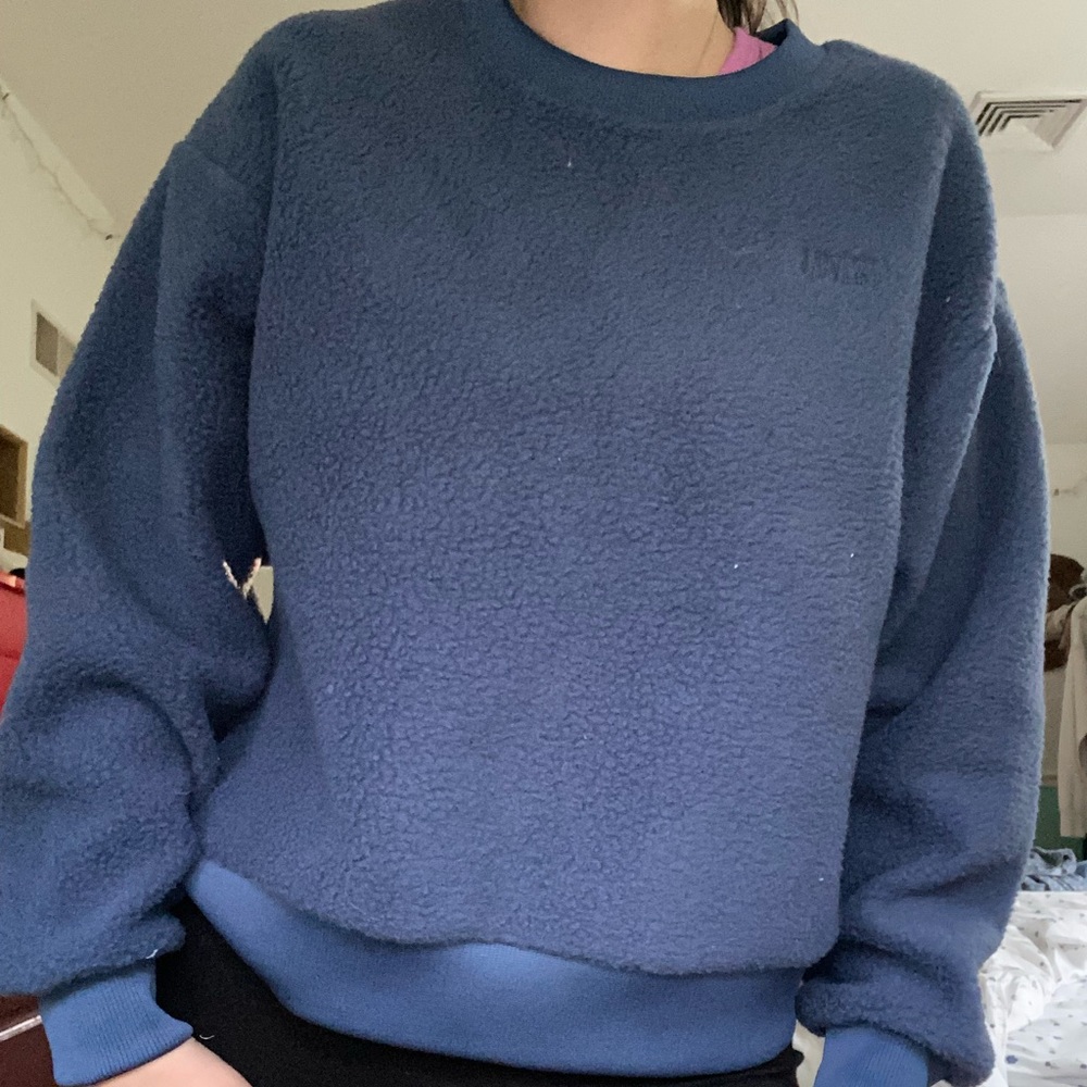 Levi’s sherpa sweatshirt